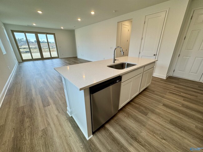 Photo - 337 Mistfield St