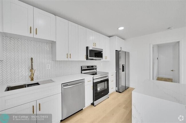 Building Photo - 513 SW 15th St Unit A Rental