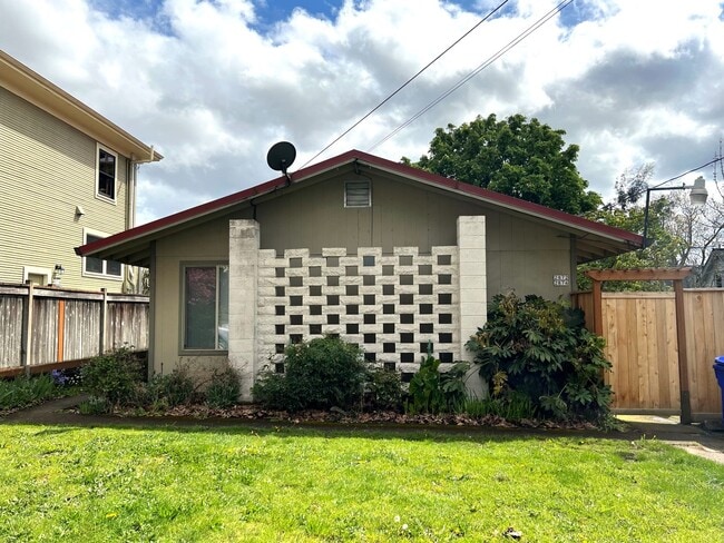 Building Photo - SFH 119 - Francis Duplex Unit 2874 Rental