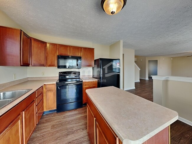 Photo - 12473 Steelers Blvd