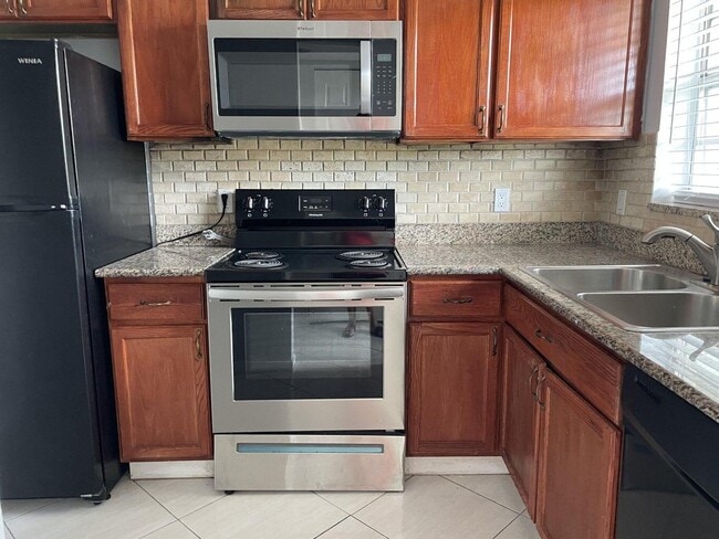 Photo - 1638 Embassy 305 Dr Condo Unit 305