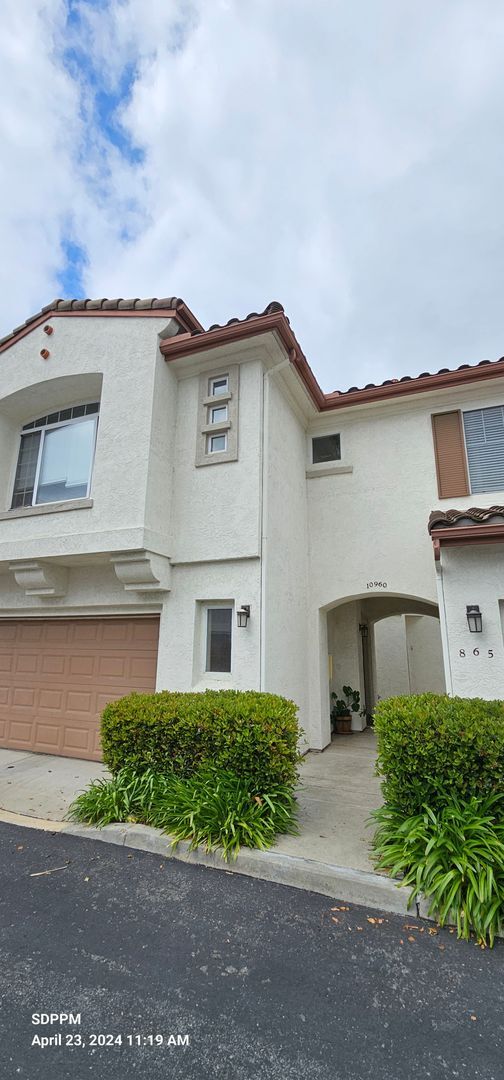 Photo - SCRIPPS RANCH - Ivy Hill - Nice 3 Bedroom / 2.5 Bath Townhouse. AVAILABLE 08/17/2026.