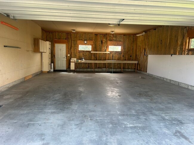 Photo - 709 15th St W