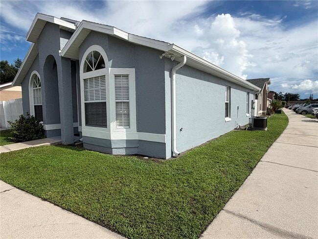 Photo - 2418 Harbor Town Dr