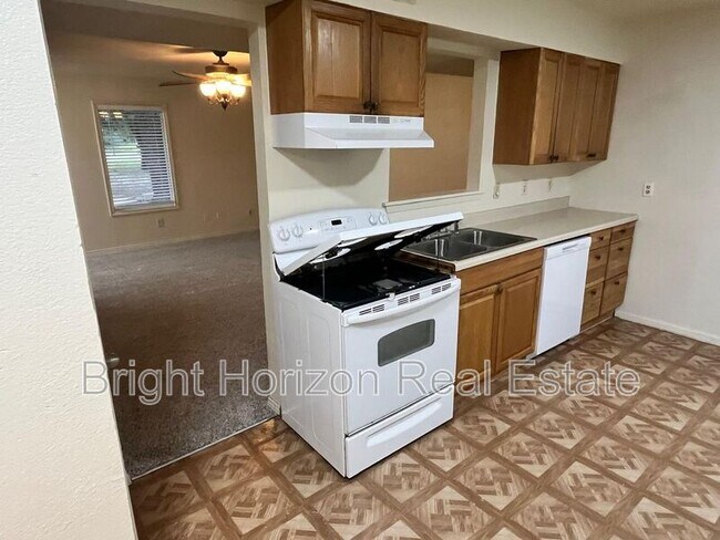 Photo - 1408 Arvel Cir Unit B