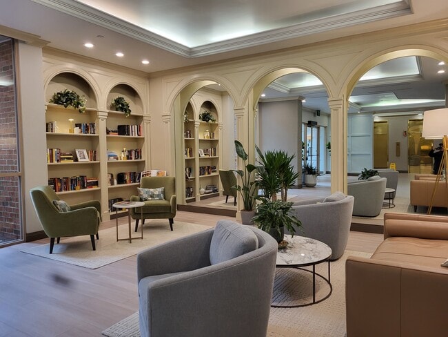 Building lobby - 4808 Moorland Ln Unit 202