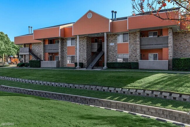 Photo - 2 br, 1 bath Condo - 1301 Park Place Blvd ...