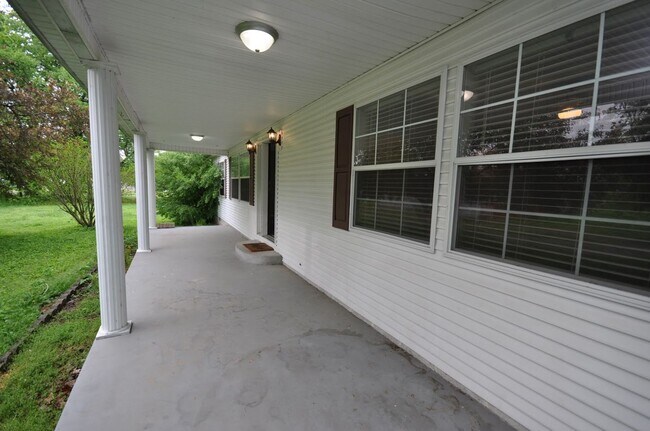Photo - 3 Bedroom 2 bath in West Paducah