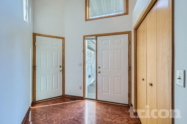 Photo - 446 9th St SW