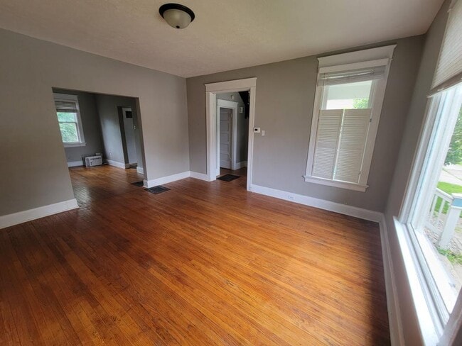 Photo - 1021 Nelson St