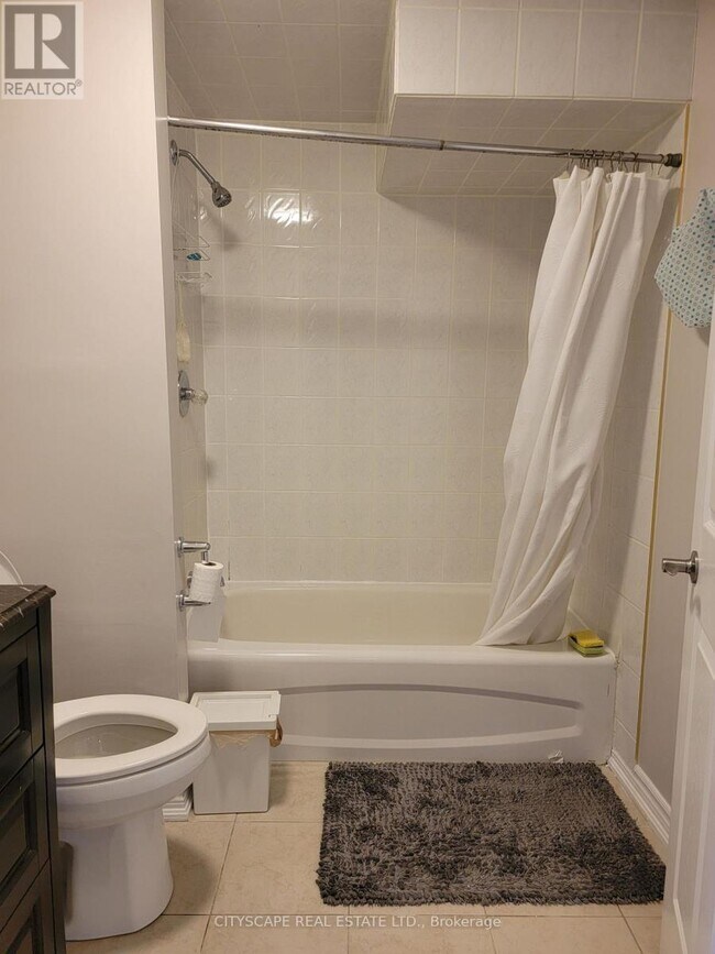 Photo - 593 Ray Lawson Blvd