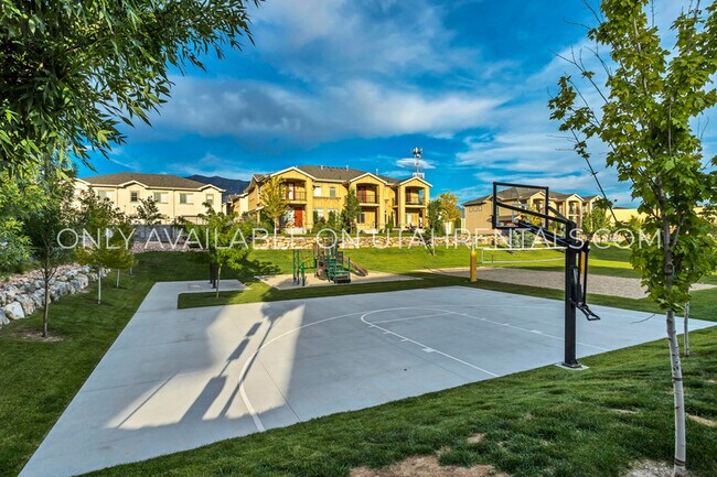 Photo - 1080 W 965 N