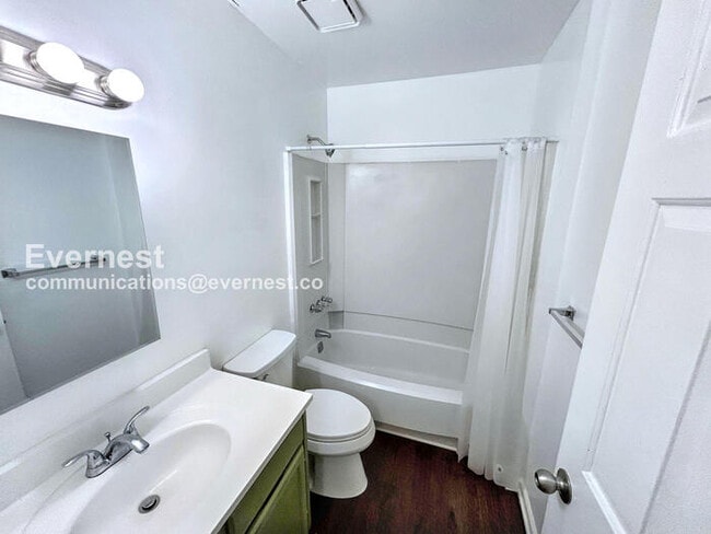 Photo - 393 Annie St