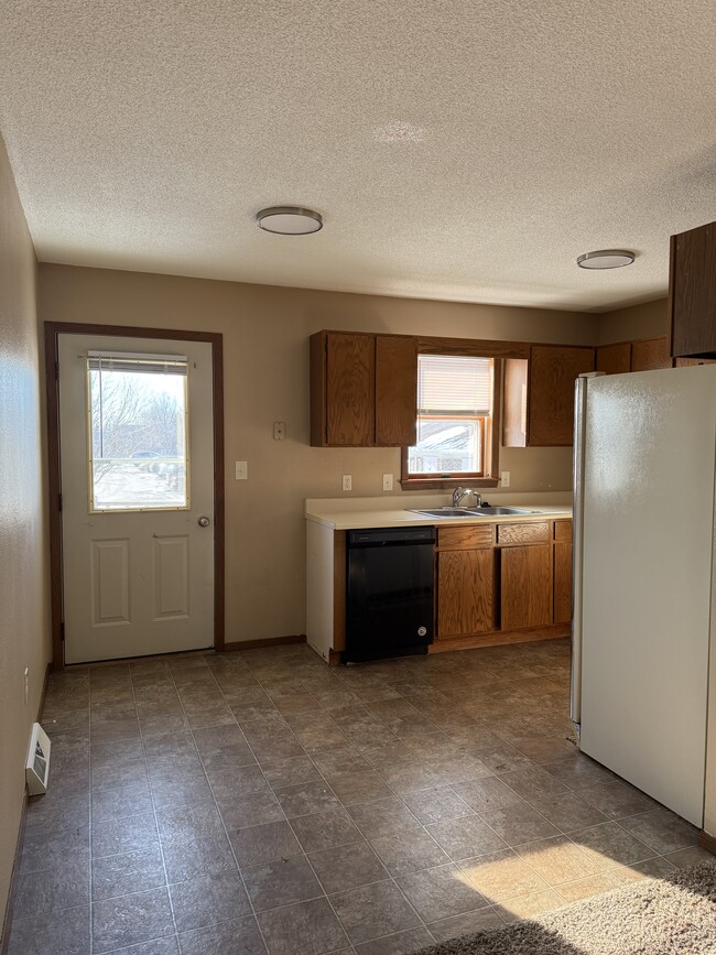 Photo - 1006 Castlewood Dr