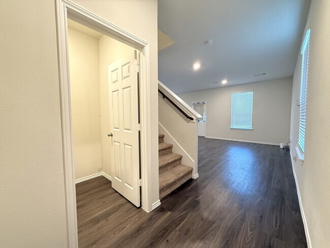 Photo - 5911 Dry Brush Pl