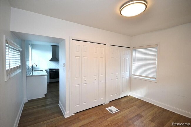 Photo - 23833 John R Rd Unit 2