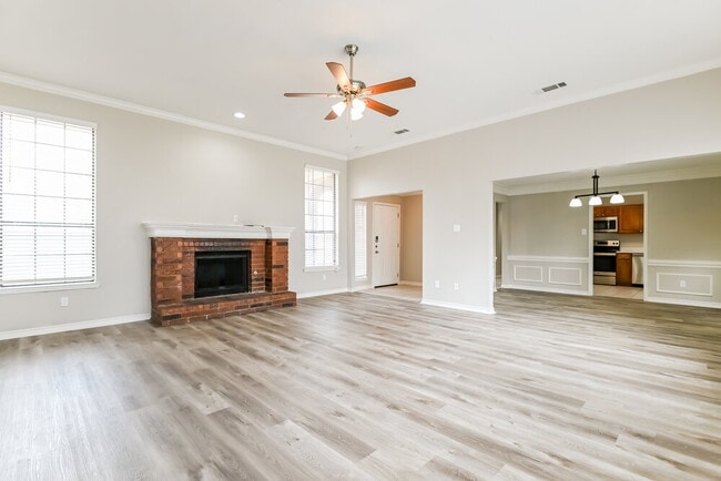 Photo - 864 Woodridge Dr