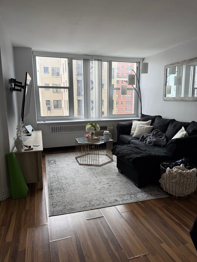Photo - 4250 N Marine Dr Unit 1232