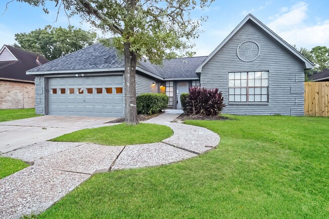 Building Photo - 2627 S Brompton Dr