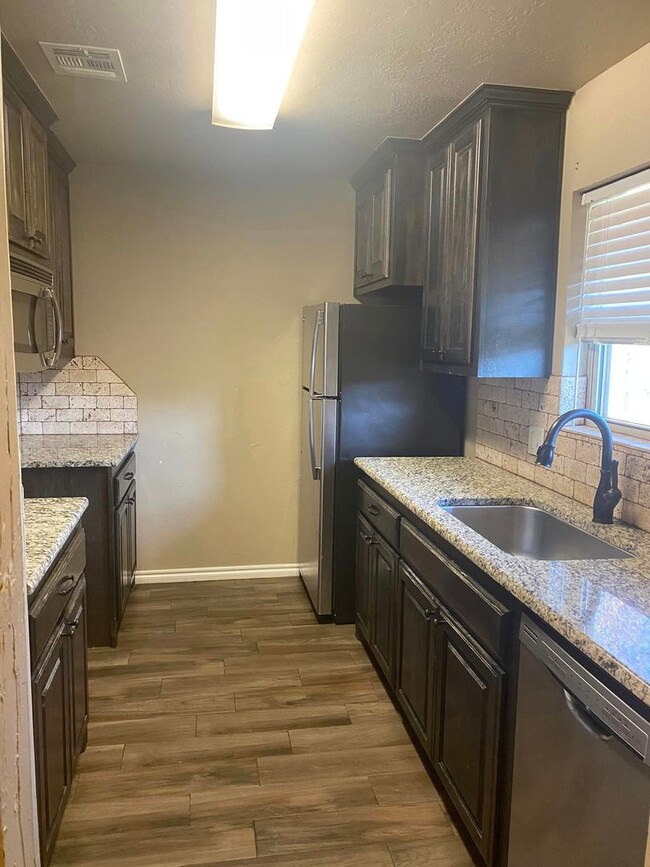 Photo - 6601 NW Denver Ave Unit B