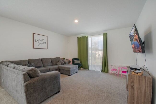 Photo - Newly Built 4/2 in Lake Deer Estates of Poinciana!