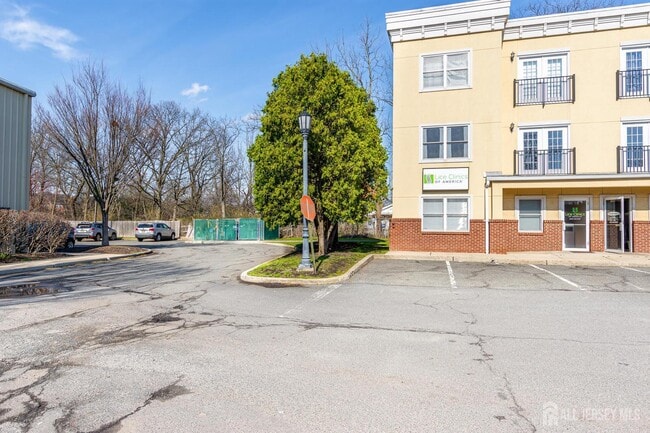 Photo - 160 Durham Ave Unidad 205