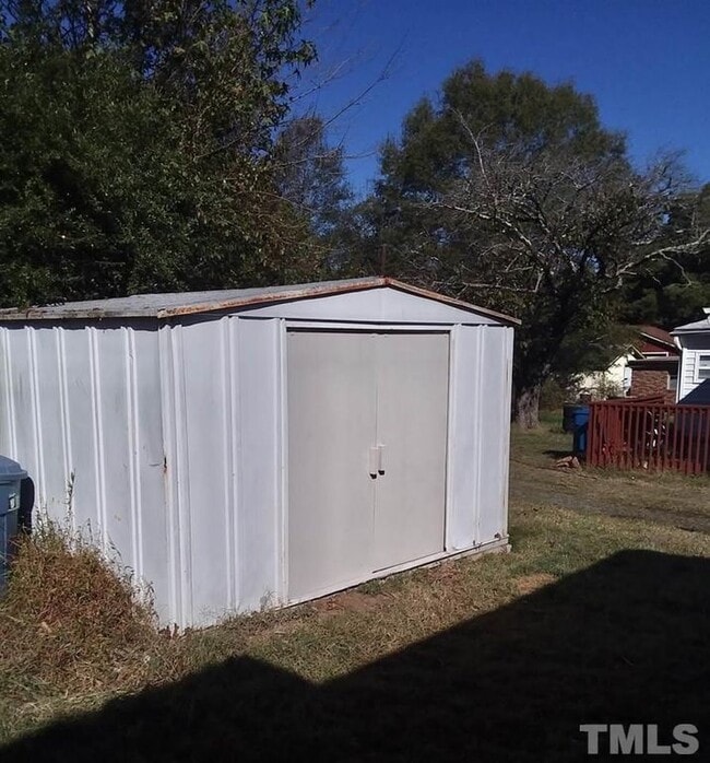 Photo - 520 Commonwealth St