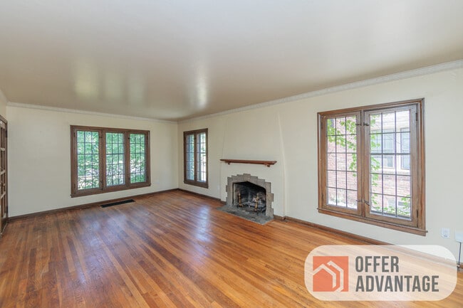 Photo - 3669 Glencairn Rd