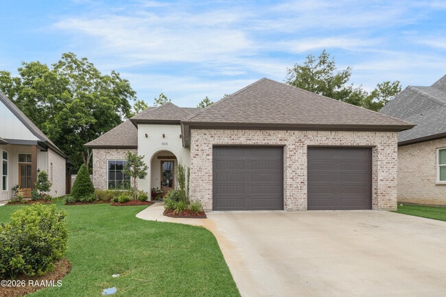100 Sanctuary Ln