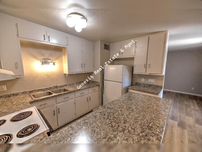 Photo - 3211 E Edison St