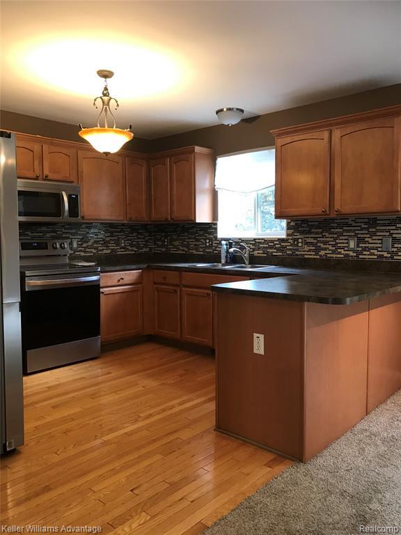 Photo - 233 Tucker St