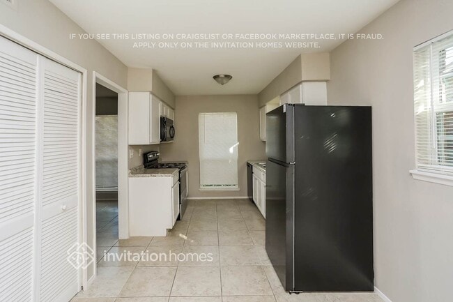 Photo - 553 Shadowcrest Ln