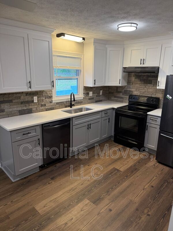 102 Woodhaven Ct