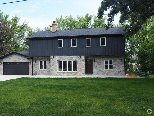 Building Photo - 9906 145th Pl Rental