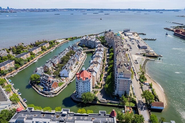 Building Photo - 30 CONSTITUTION Way Unit 103