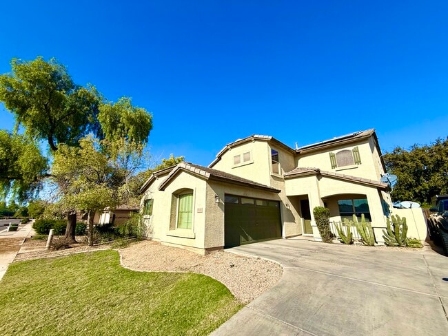 Photo - 3320 E Elgin St