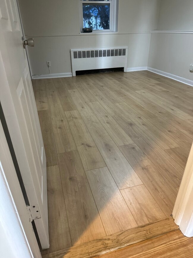 Photo - 475 W Chester St