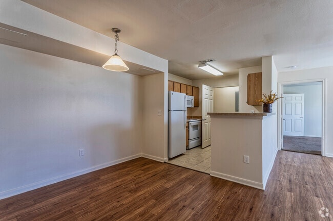 2BR, 2BA - 1000 SF - Dining/Kitchen - Anson Park Apartments