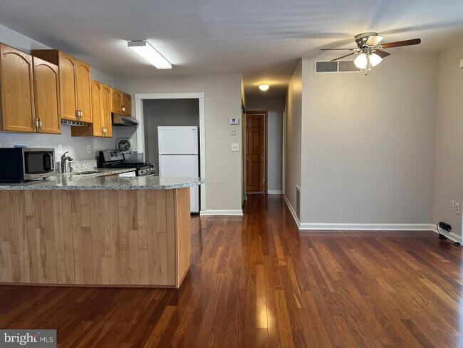 Photo - 7491 Little River Turnpike Unit 202