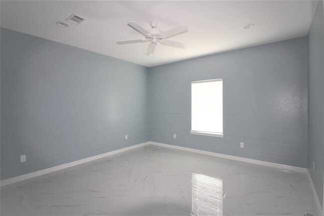 Photo - 956 County Rd 281