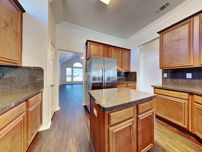 Photo - 515 Hampton Ct