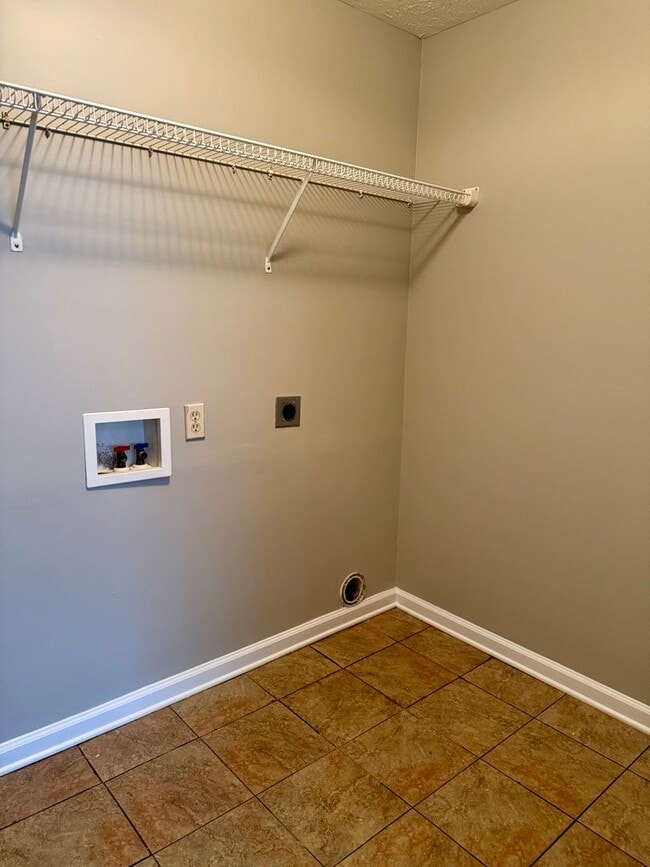 Photo - 00503 Unit B