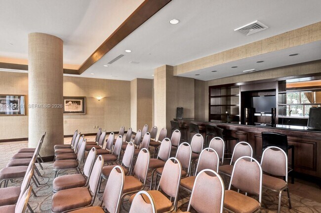 9601 Collins Ave Unit 507