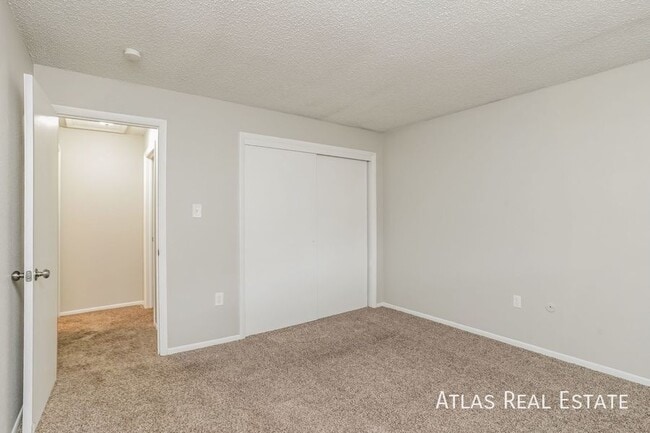 Photo - 64 Newport Cir Unit 4B