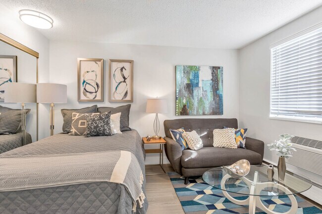 Photo - 10 South Penn