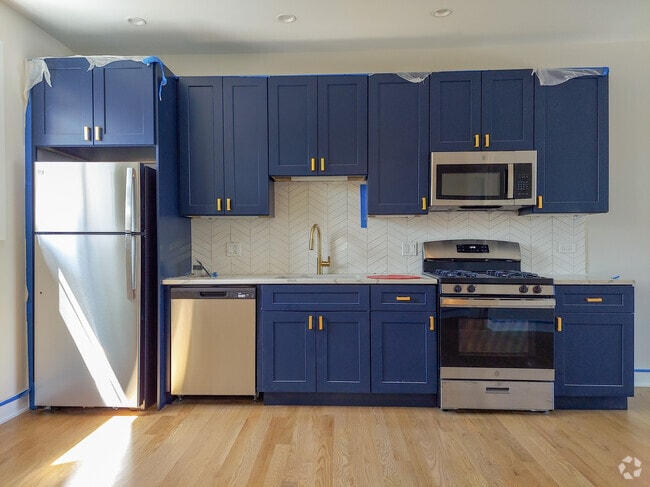 Building Photo - 2020 W Montrose Ave Unit 3D Rental