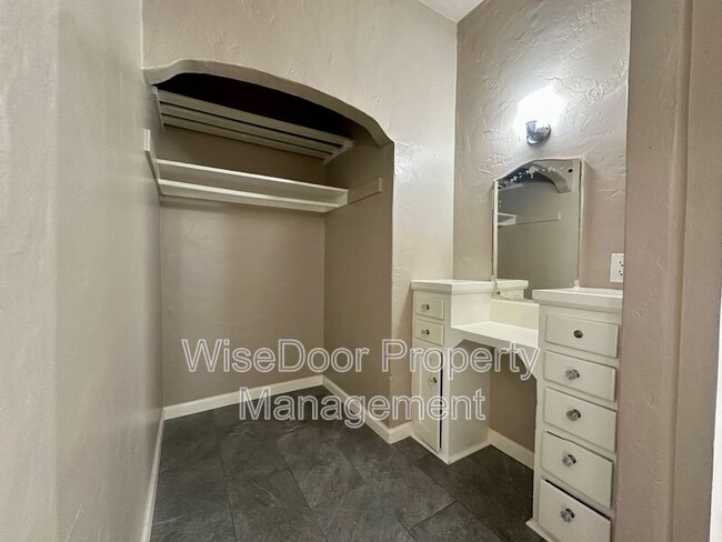 Photo - 1030 Leonard Ave Unit 3