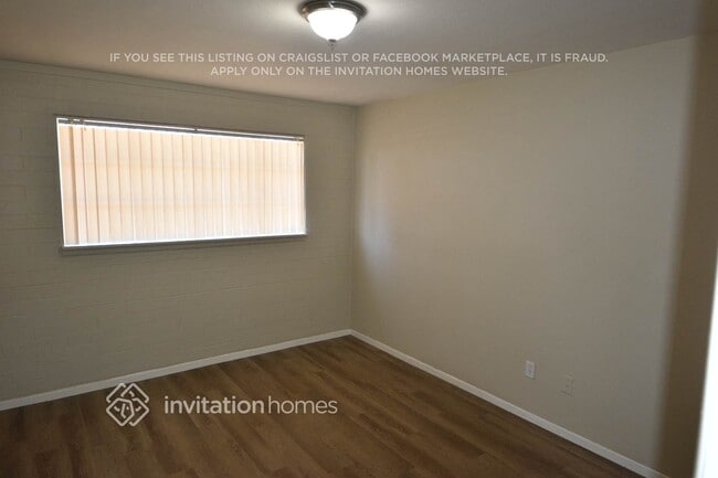 Photo - 2307 W Freeway Ln