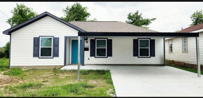 Building Photo - 2016 Winterhalter St Rental