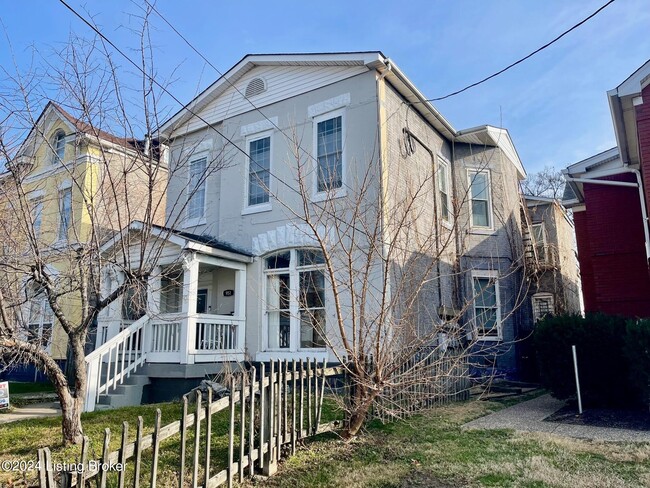 Building Photo - 951 S Brook St Unit 1